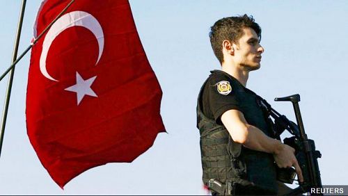 ตุรกีพักงานตำรวจ 13,000 นาย ฐานพัวพันเหตุพยายามก่อรัฐประหาร ภาพ บีบีซี ไทย