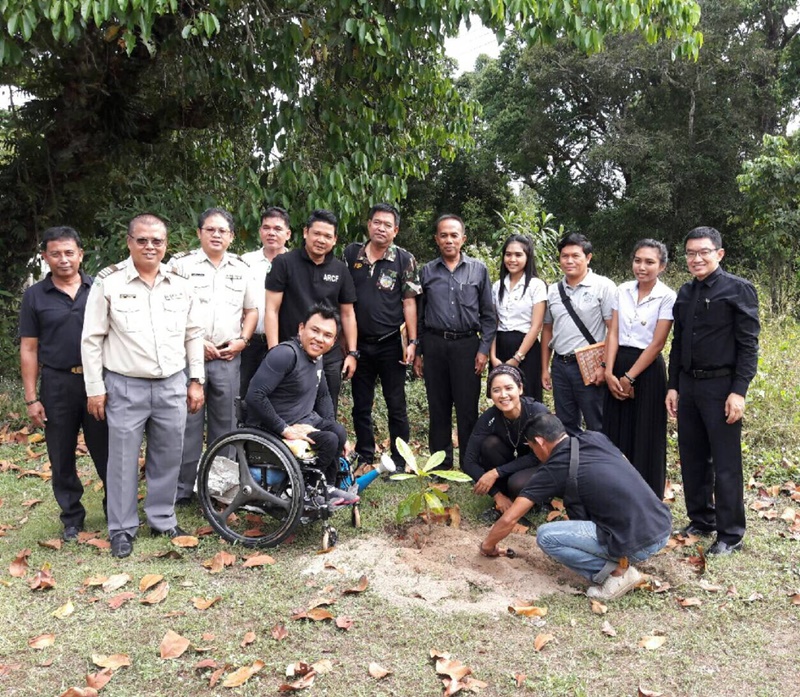 นักกีฬาคนพิการ ปั่นจักรยาน - ปลูกป่าถวายในหลวง 74 จังหวัด เดินทางถึงภูเก็ตเเล้ว