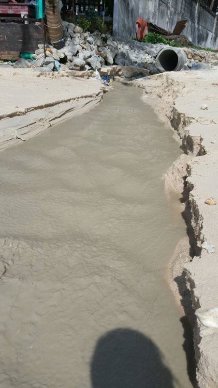 ภาพน้ำทะเลสีเทาที่ถูกแชร์ต่อกันในโซเชียลบ่ายวันนี้