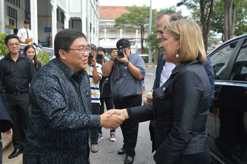 เอกอัครราชทูตสหรัฐฯ กลิน ที. เดวีส์ พร้อมภริยา เยือนจังหวัดภูเก็ตอย่างเป็นทางการ