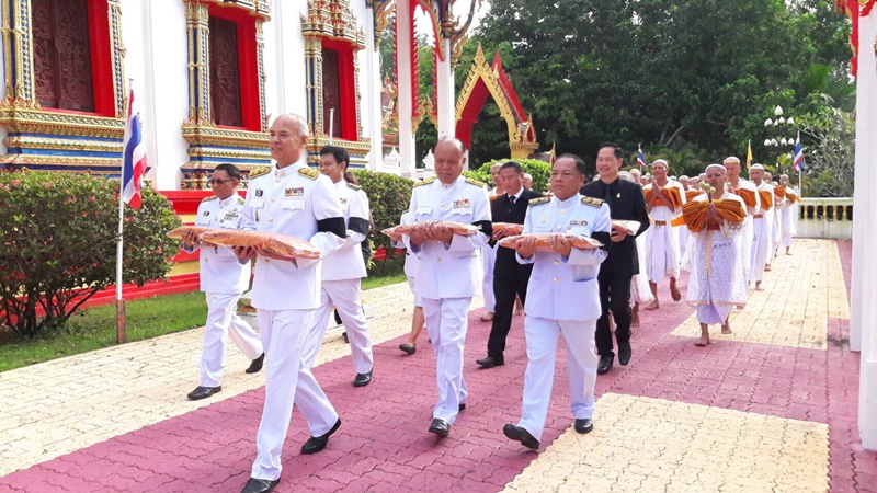 นายสนิท ศรีวิหค รองผู้ว่าราชการจังหวัดภูเก็ต ประธานฝ่ายฆราวาส เข้าร่วมพิธีบรรพชาอุปสมบทหมู่ 78 รูป ภาพ ปชส ภก