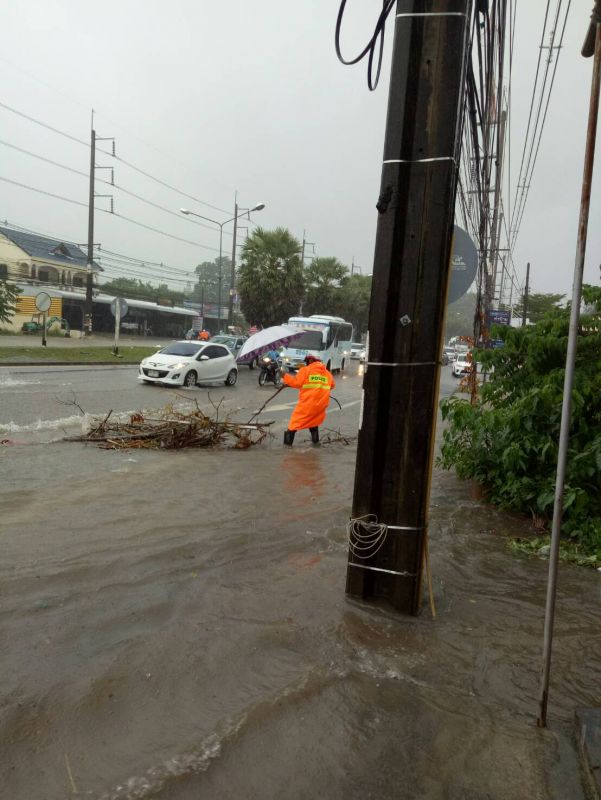 ภาพโดย เอกภพ ทองทับ