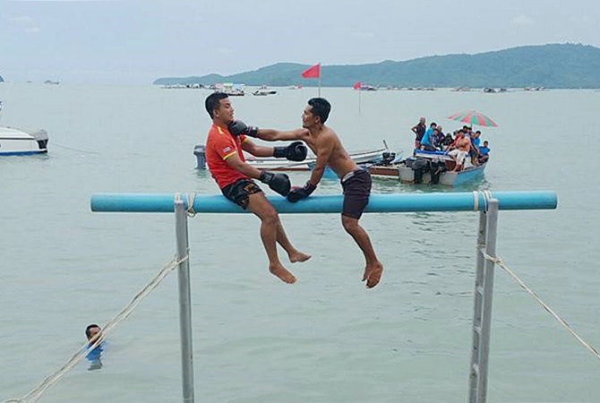 ทต.ฉลองภูเก็ตจัดการแข่งขันเรือประมงพื้นบ้าน และมวยทะเลรับเทศกาลสงกรานต์