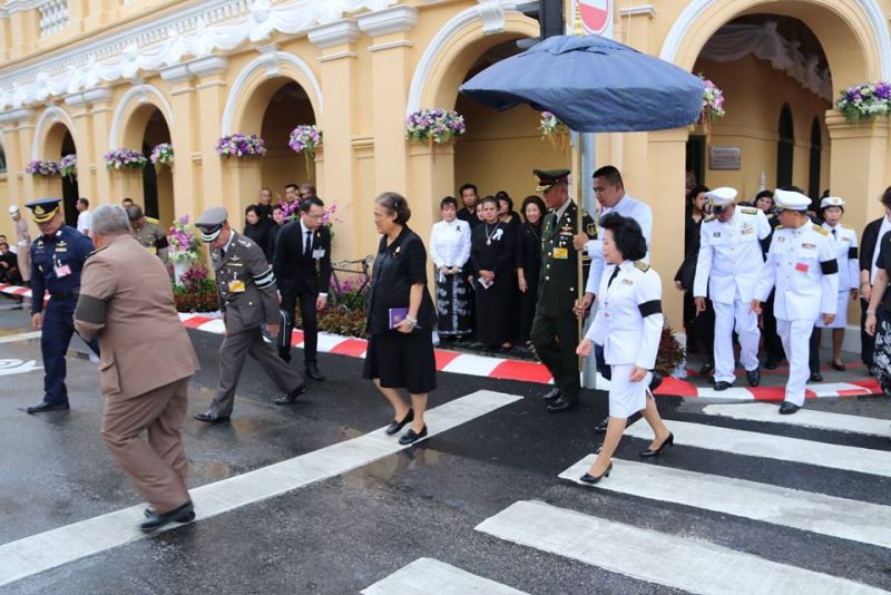 สมเด็จพระเทพรัตนราชสุดาสยามบรมราชกุมารี เสด็จพระราชดำเนินทรงเปิดแพรคลุมป้ายชื่อพิพิธภัณฑ์เพอรานากันนิทัศน์ ภาพ ปชส. ภูเก็ต