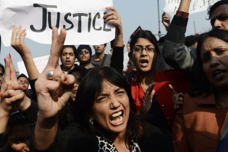ศาลอินเดียอนุญาตเด็ก 10 ขวบถูกพ่อเลี้ยงข่มขืนทำแท้งได้