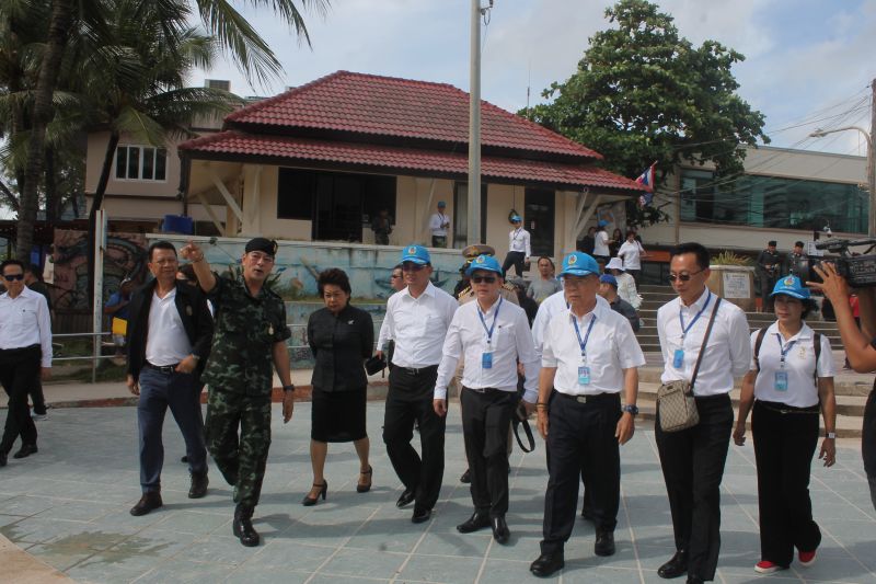 รองแม่ทัพภาค 4 รับคณะสภาเมืองพัทยาศึกษาต้นแบบการจัดระเบียบหาดป่าตอง