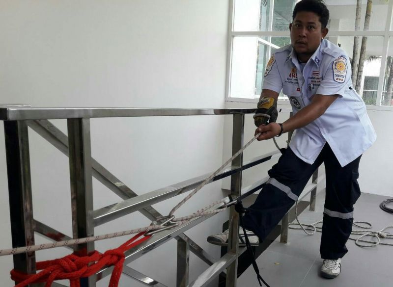 พ่อบ้านโรงแรม 7 ชั้นป่าตองพลัดตกกระแทกคานลิฟต์เสียชีวิต
