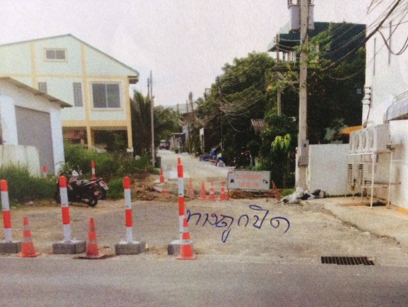 ชาวบ้าน บ.ใสยวน ต.ราไวย์ร้องเอกชนออกเอกสารสิทธิ์ทับถนนสาธารณะที่ใช้ร่วมกันหลายปี หวั่นถูกปิดถาวร กระทบวิถีชีวิต