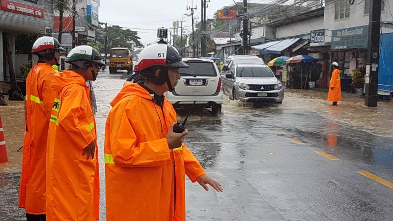 กรมอุตุฯ เตือนภูเก็ตฝนตกหนักตลอดช่วงสัปดาห์ ขณะนี้เริ่มมีน้ำท่วมขังหลายพื้นที่