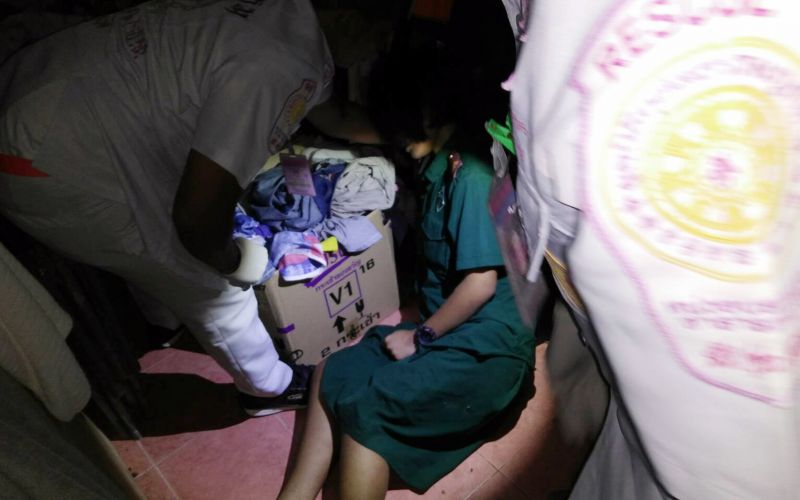 สลด! ผู้เป็นแม่พบลูกสาววัย 13 ผูกคอตายในบ้านคาชุดเนตรนารี