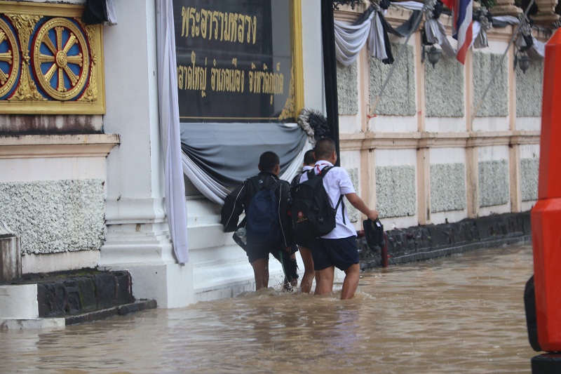 สภาพน้ำท่วมขังในตัวเมืองภูเก็ตช่วงบ่ายวันที่ 15 ก.ย. 60 ภาพ ปชส. ภูเก็ต