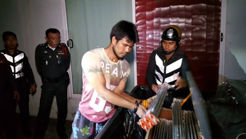 ชาวบ้านร่วมรวบหนุ่มตีนแมวราไวย์ขับจยย.ตะเวนลักทรัพย์พื้นที่ฉลอง
