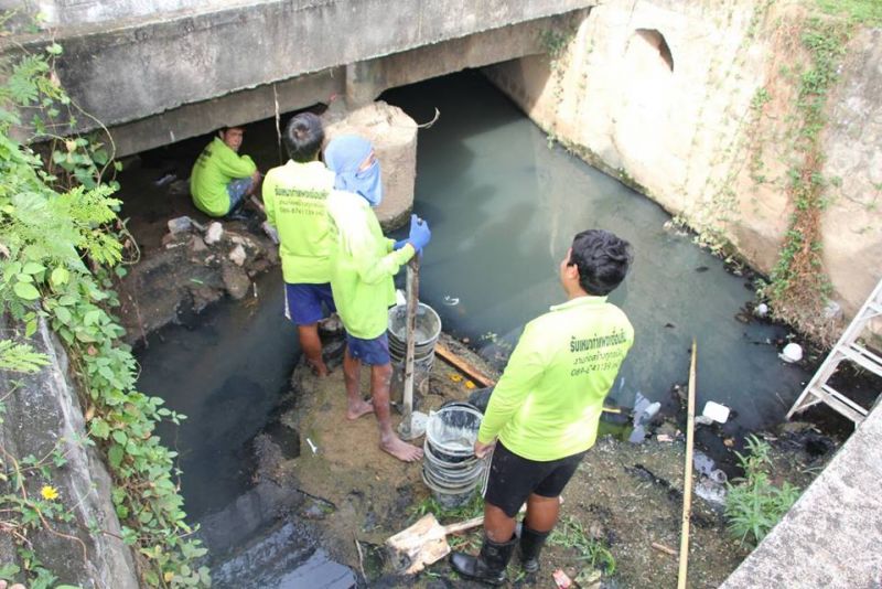 พ่อเมืองติดตามโครงการขุดลอกคูระบายน้ำถนนเทพฯ เกาะแก้ว เร่งแก้ปัญหาน้ำท่วมขัง