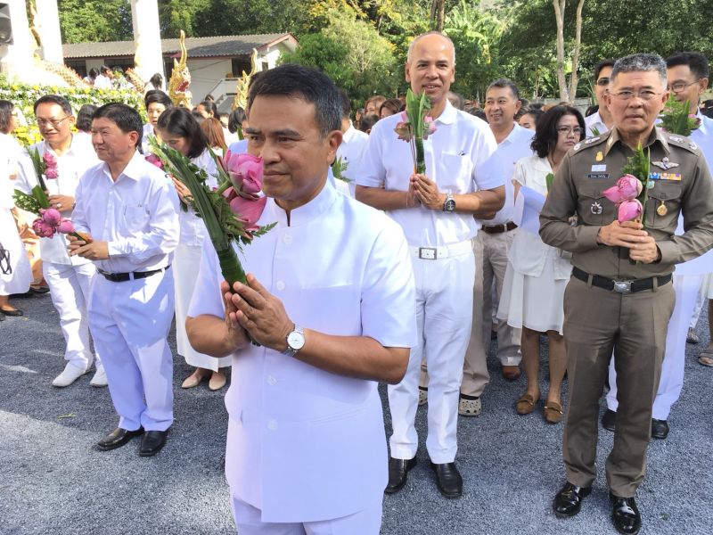 พุทธศาสนิกชนชาวภูเก็ต พร้อมใจเข้าวัดฟังธรรม เวียนเทียน ร่วมกิจกรรมวันสำคัญทางพระพุทธศาสนา 'วันมาฆบูชา'