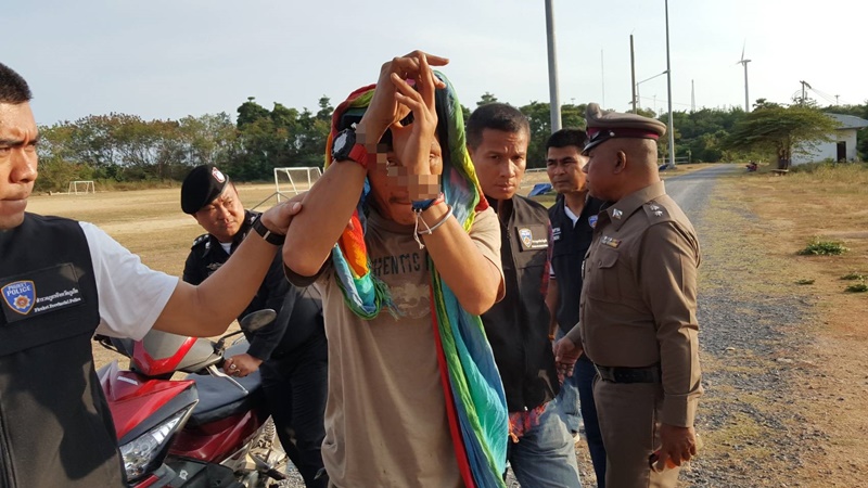 รวบแล้วหนุ่มแสบแสร้งเป็นคนดี อาสาส่งแหม่มรัสเซีย พาเข้าที่เปลี่ยวชิงทรัพย์ เหยื่อวิ่งหนีขอความช่วยเหลือชาวบ้าน