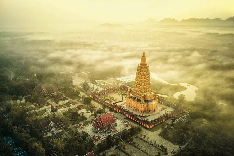 วัดมหาธาตุวชิรมงคล ความงดงามอันโดดเด่น ตระการตา สะกดใจทั้งชาวไทยและต่างชาติ