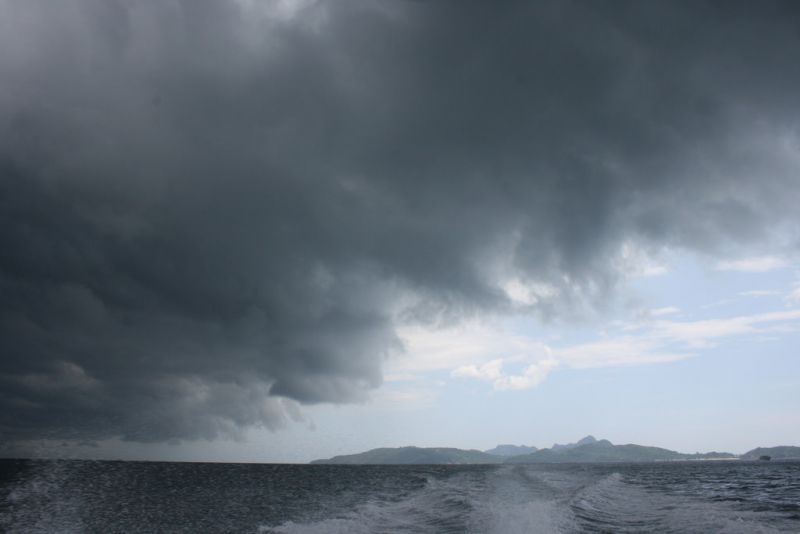เตือนคลื่นลมแรงและฝนตกหนักฝั่งอันดามันต่อเนื่องถึงปลายสัปดาห์