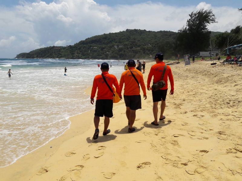 ทหาร-ตำรวจ ร่วมค้นหานทท.ชายชาวอินเดีย ถูกคลื่นซัดจมน้ำสูญหายที่หาดกะรน