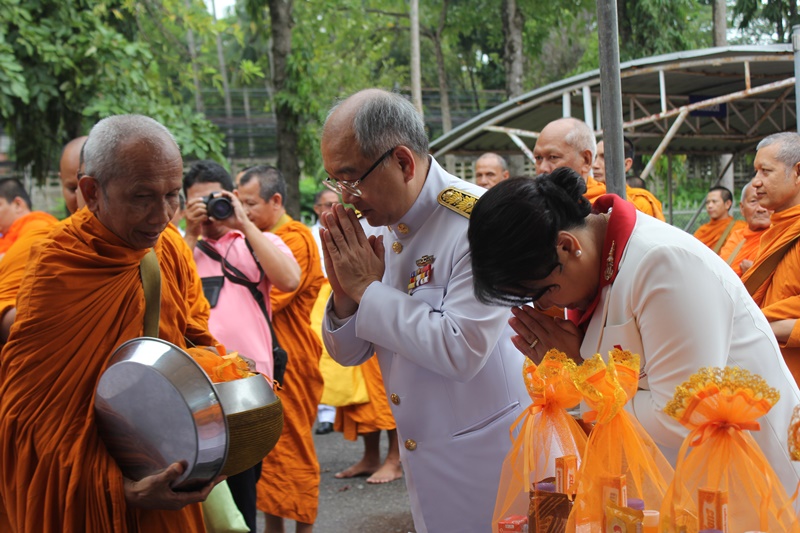 พ่อเมืองนำชาวภูเก็ตร่วมพิธีบำเพ็ญกุศล รำลึกพระมหากรุณาธิคุณ ร.5 เนื่องในวันปิยมหาราช