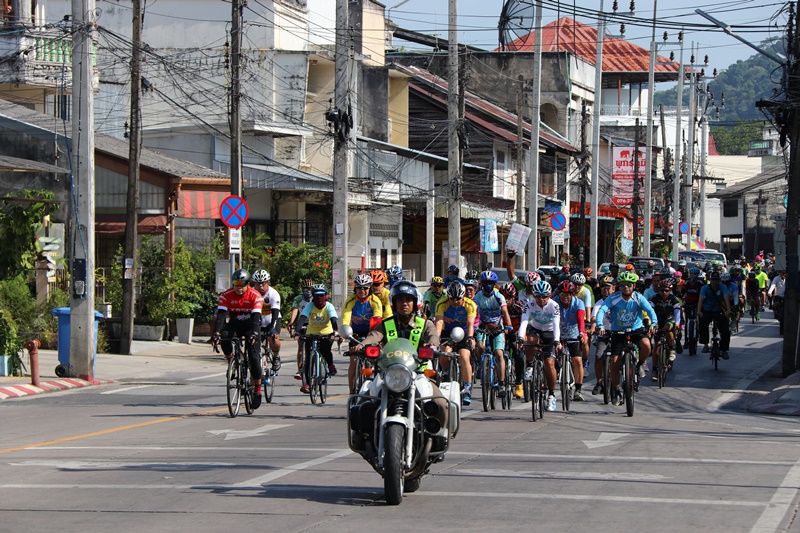 ชาวภูเก็ตลงชื่อร่วมกิจกรรม “Bike อุ่นไอรัก” เกือบ 4 พันคน