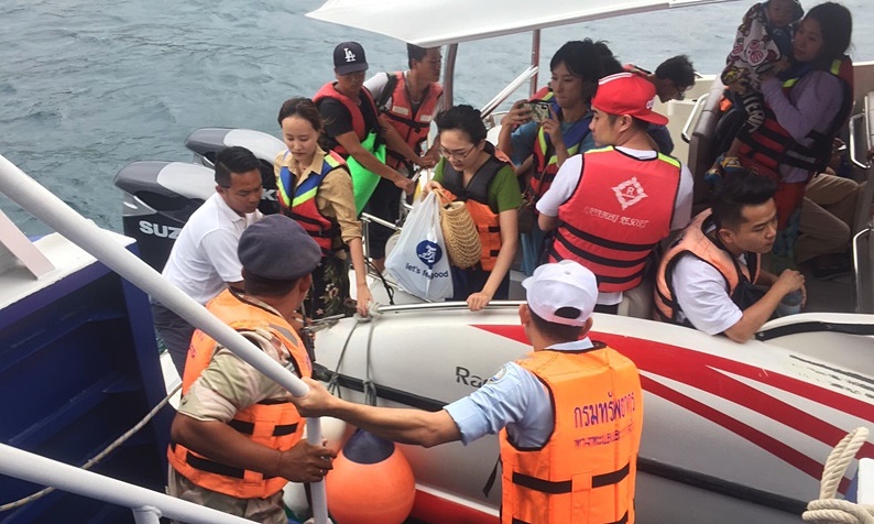 ภูเก็ตประสานเรือรับนทท. 120 คนจากเกาะราชา ทรภ.3 รับเพิ่มพีพี 500 ราชาใหญ่ 60