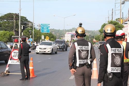 ภูเก็ตเตรียมรับมือสงกรานต์ จับตาจุดเสี่ยงถนน ตรวจเข้มท่าเทียบเรือ
