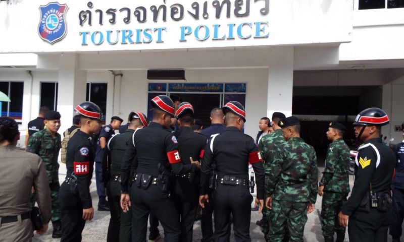 ตร.ทท.ภูเก็ต สนธิกำลังสุ่มตรวจบริษัทนำเที่ยว 2 หมื่นแห่งทั่วเกาะ เน้นจีนผิดจับทันที