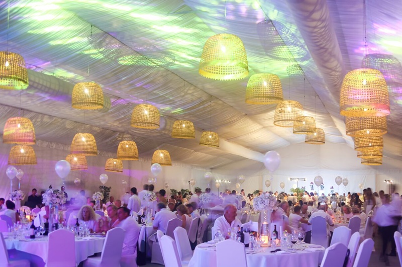 ค่ำคืนแห่งสีขาวและความสง่างาม พราวพร่างท่ามกลางดวงดารา Rotary’s Elegant White Gala