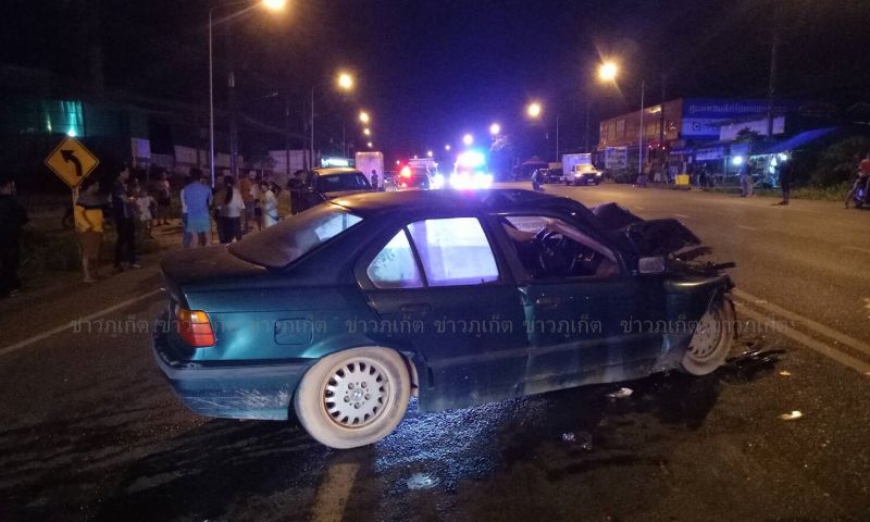 ชายสกลนคร เลี้ยวกระบะตัดหน้า BMW รถพังยับ ผู้โดยสารเก๋งดับคาจุดเกิดเหตุ