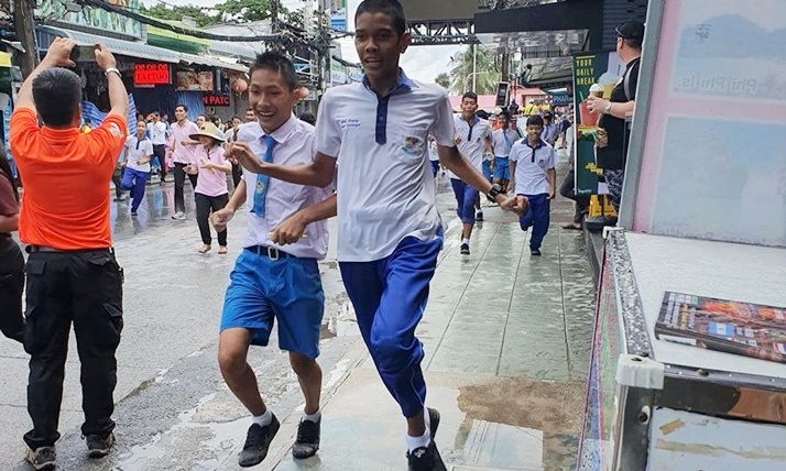 ภูเก็ตเคลียร์บางลา ซ้อมวิ่งหนีสึนามิกลางสายฝน