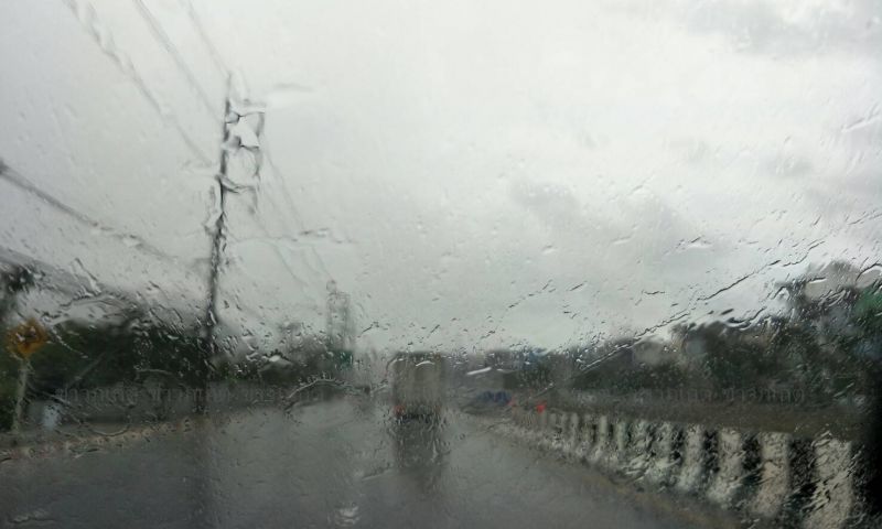 เตือนภูเก็ตฝนตกหนัก 8-11 ส.ค. คลื่นอาจสูงกว่า 4 เมตร เรือเล็กควรงดออกจากฝั่ง