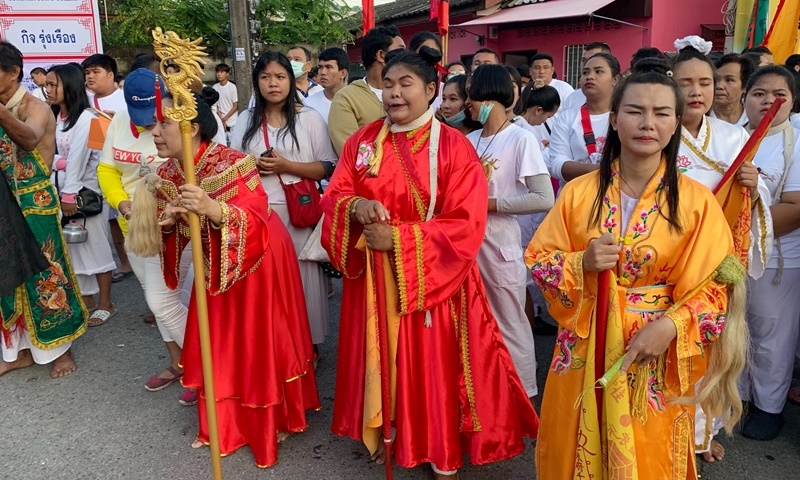 แห่พระรอบเมืองวันแรกศาลเจ้านาคา ภาพ เอกภพ ทองทับ