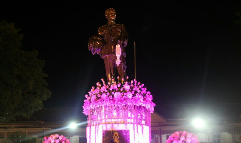พ่อเมืองภูเก็ตนำจุดเทียนน้อมรำลึกเสด็จพ่อ ร.5