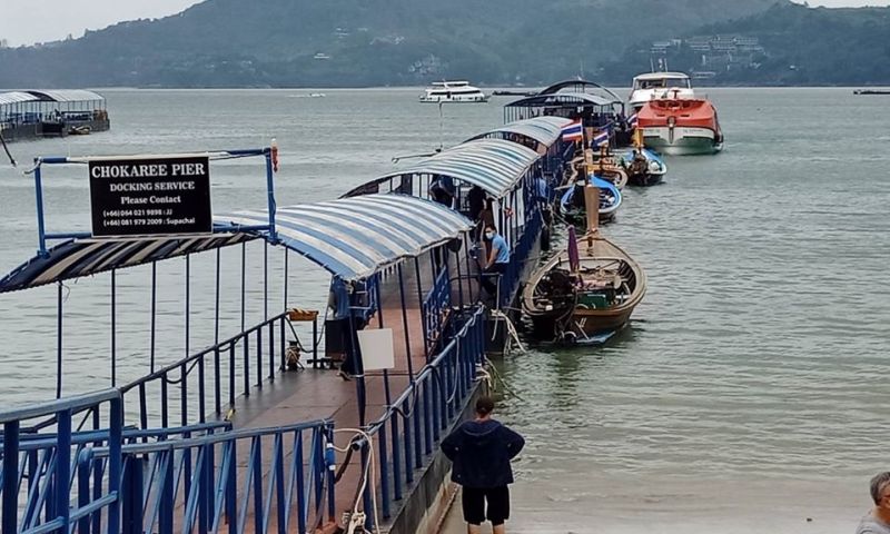 ภูเก็ตตั้งจุดตรวจคัดกรอง ผู้โดยสารและลูกเรือที่เดินทางมากับเรือสำราญ Genting Dream หาดป่าตอง ภาพ ปชส.ภูเก็ต