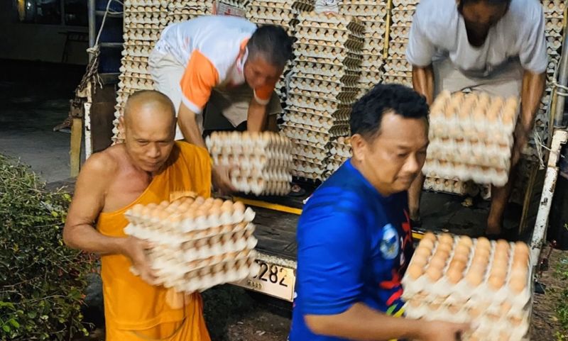 ราไวย์เปิดเยียวยารอบสอง นายกเผยภาพประทับใจ “คุณพระช่วย” ขนไข่ 1,500 แผงสำหรับแจกชาวบ้าน