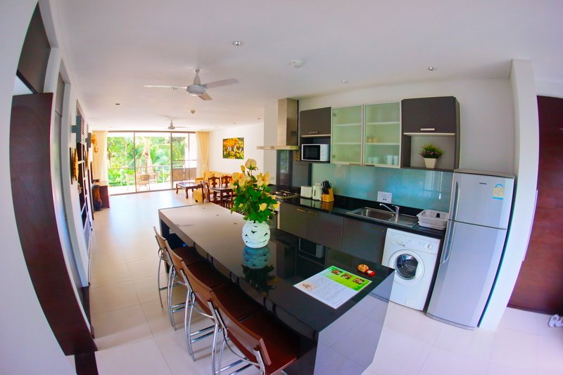 140m2 2BR CONDO in LAGUNA AREA