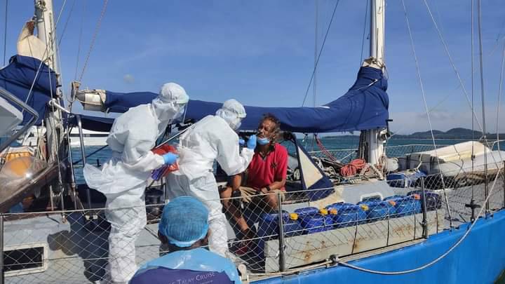 ศคท.จังหวัดภูเก็ต ศรชล.ภาค 3 รับเรือยอชท์เข้าราชอาณาจักร ณ ท่าเทียบเรืออ่าวปอ