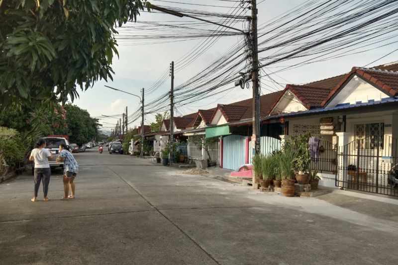 ชาวบ้านภูเก็ตวิลล่า 3 ผวา หวั่นกระสุนพลาดโดนลูกหลาน