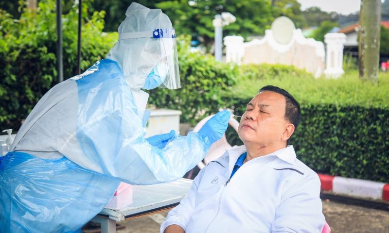 อบจ.ภูเก็ตสร้างมิติใหม่ ตรวจหาเชื้อโควิด-19 ทุกคนก่อนเข้าร่วมประชุมสภา