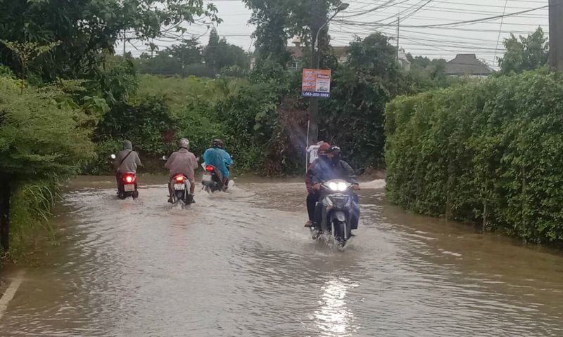 กรมควบคุมโรคเตือนประชาชนระวังป่วยด้วยโรคและภัยสุขภาพที่มากับน้ำท่วมช่วงฝนตกหนัก