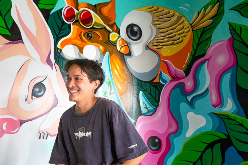 KAILAND ศิลปินชาวภูเก็ต ถ่ายทอดศิลปะ Street Art แห่งใหม่ ณ HOMA Phuket Town