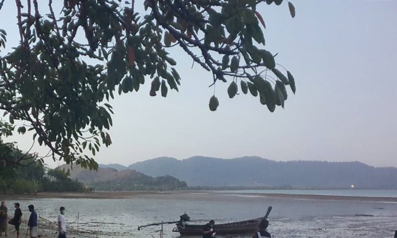 บริเวณจุดเกิดเหตุ ชายหาดบ้านแหลมขาด ภาพ เอกภพ ทองทับ