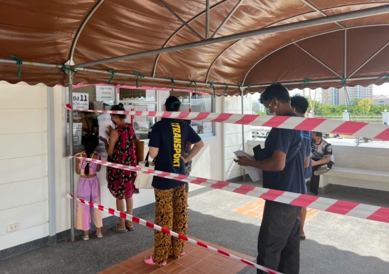 คลินิกอุ่นใจ เจอ แจก จบ ผู้รับบริการแฮปปี้ รวดเร็วไม่เสียเวลา รับยากลับไปพักที่บ้าน