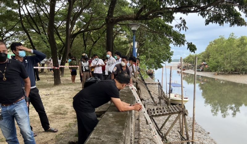 พบศพหญิงลอยติดสะพานไม้ท่าเทียบเรือหาปลา