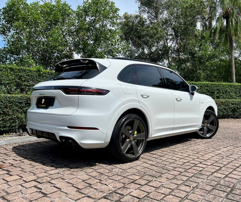 Porsche Cayenne 2020 Like NEW