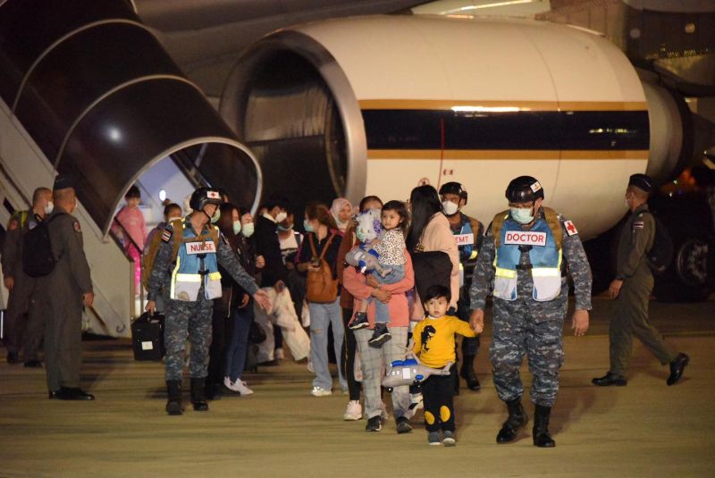 เครื่องบินกองทัพอากาศนำ 36 คนไทยและผู้เสียชีวิต 1 ราย เหตุแผ่นดินไหวตุรกีกลับถึงไทย