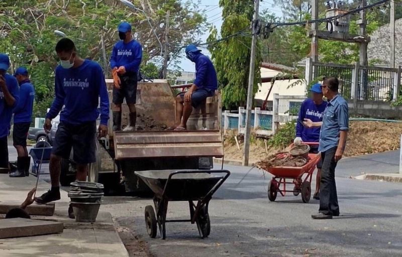 เรือนจำภูเก็ตนำผู้ต้องขังออกบำเพ็ญประโยชน์ แก้ไขปัญหาน้ำท่วมระยะเร่งด่วน