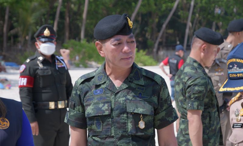 แม่ทัพภาค 4 พูดคุยผู้นำท้องถิ่นหาดฟรีดอม ‘คงความเป็นธรรมชาติของชายหาดดั้งเดิม’