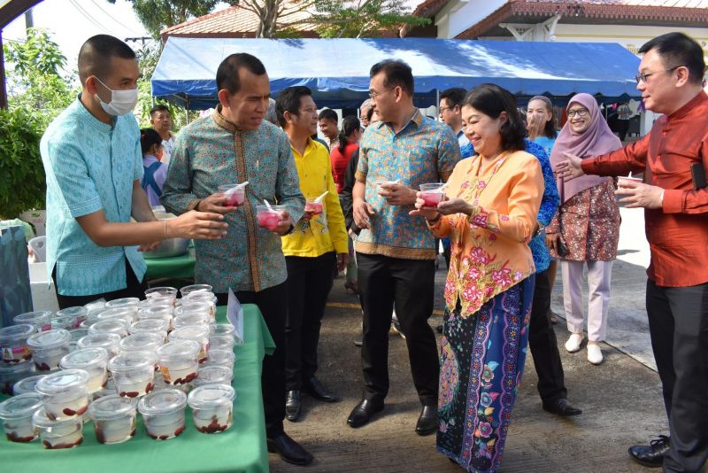 เปิดตัวกิจกรรมการท่องเที่ยววิถีถิ่นวิถีวัฒนธรรม “ของหรอยภูเก็ต” นั่งรถโพถ้องชิมอาหาร