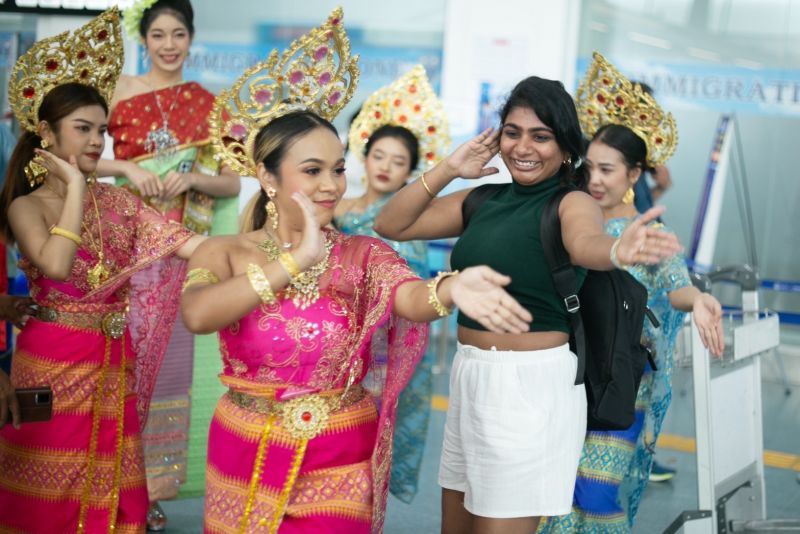 สนามบินภูเก็ตจัดรำกลองยาวต้อนรับนักท่องเที่ยวสัมผัสบรรยากาศสงกรานต์